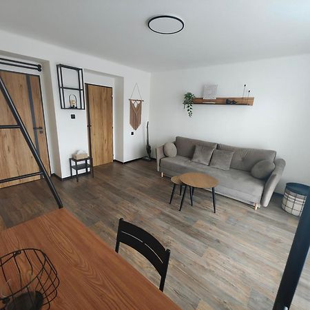 Apartman Opava S Parkovanim ภายนอก รูปภาพ