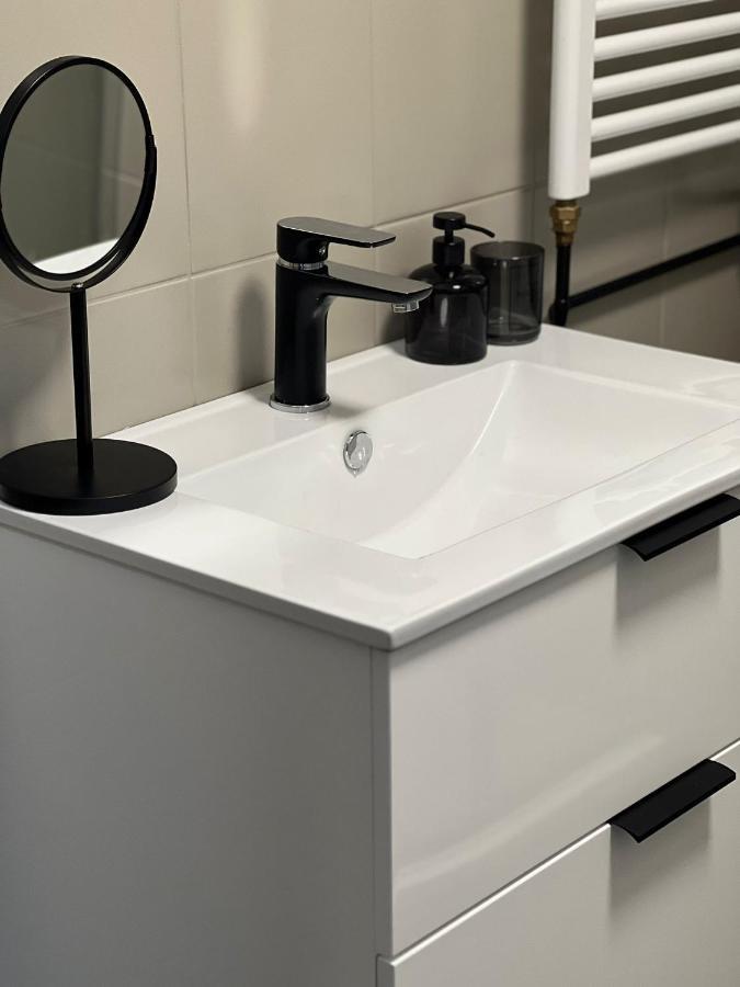 Apartman Opava S Parkovanim ภายนอก รูปภาพ