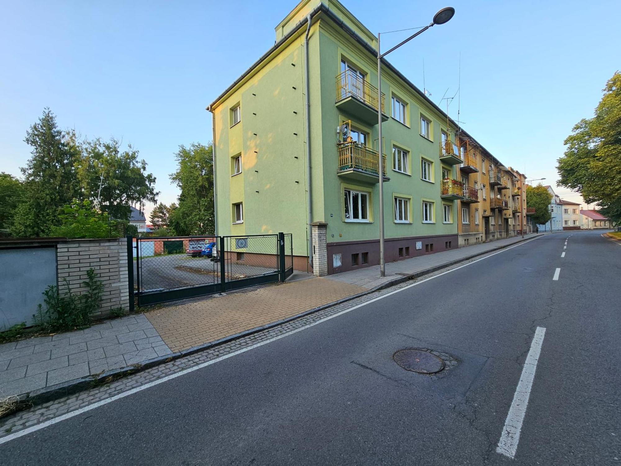 Apartman Opava S Parkovanim ภายนอก รูปภาพ